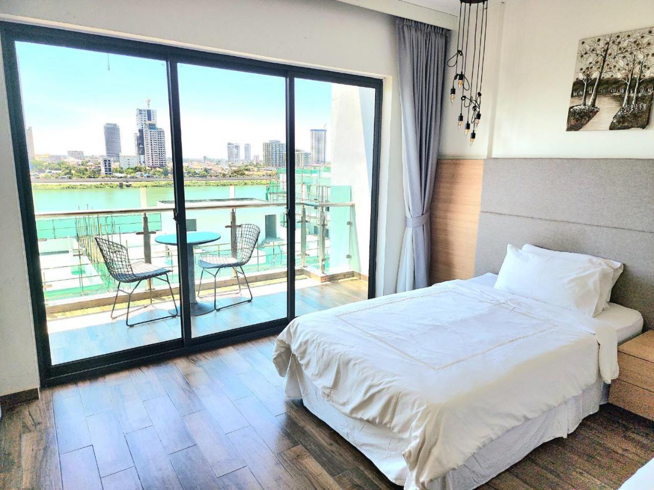 Chilchill Hotel Riverside Phnom Penh Luaran gambar